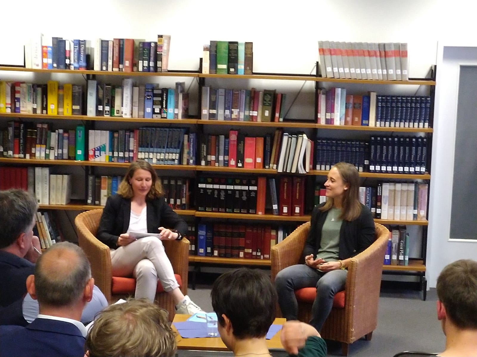 Kathrin Lehmann im Gespräch mit Gina Lewandowski beim Deutsch Amerikanischen Institut
